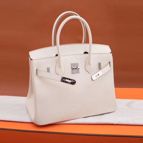 Kelly 25 Epsom Seagull Grey 4z Gris Mouette Gold buckle, grey as the main color, if you change the angle, you will feel a little blue at one moment and grey at another moment, it is magical